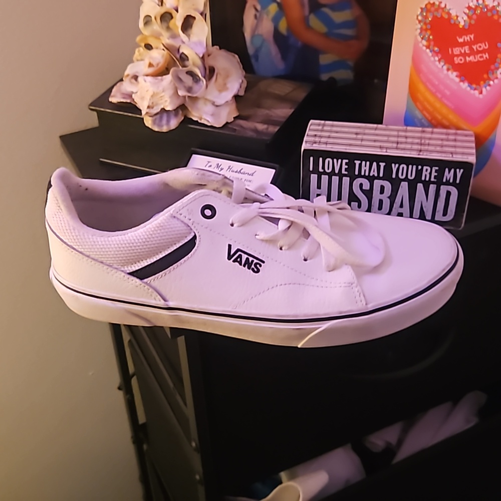 Vans tennis shoes